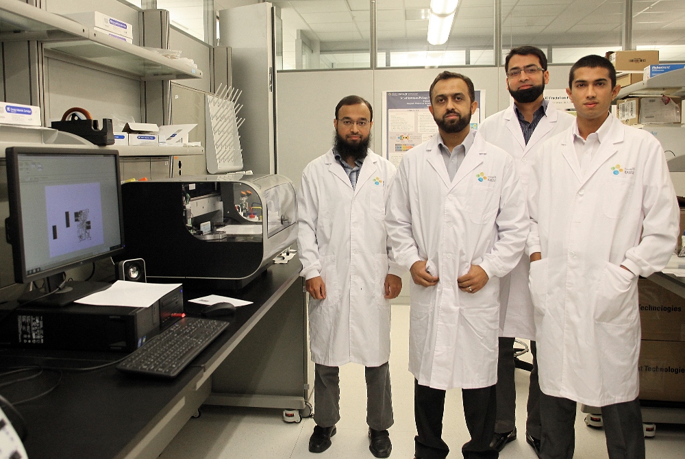 KAUST CEMSE EE IMPACT Prof Atif Shamim With His Students At IMPACT LAB